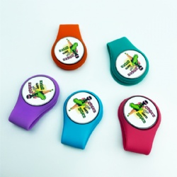 Silicone hat clip with ball marker